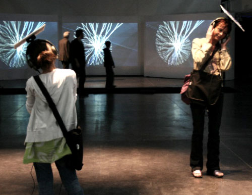 Visiteurs équipés du dispositif Sound Delta